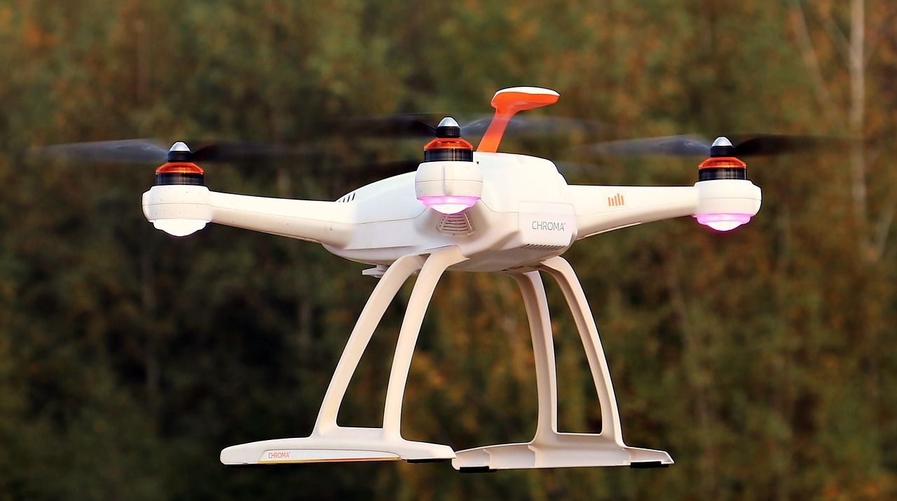 Jak filmować dronem?