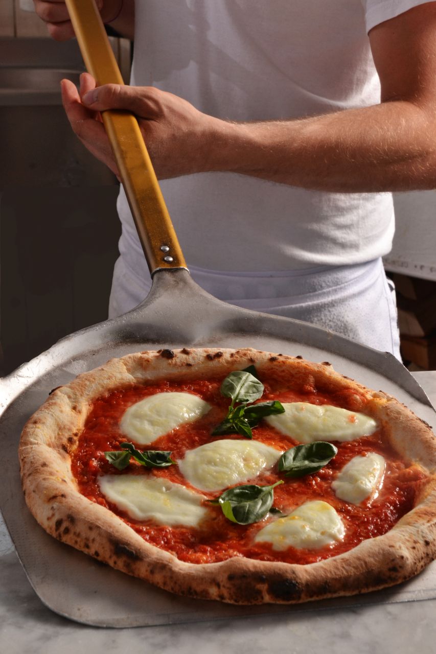 Otwarcie pizzerii – czego nie może zabraknąć w kuchni?