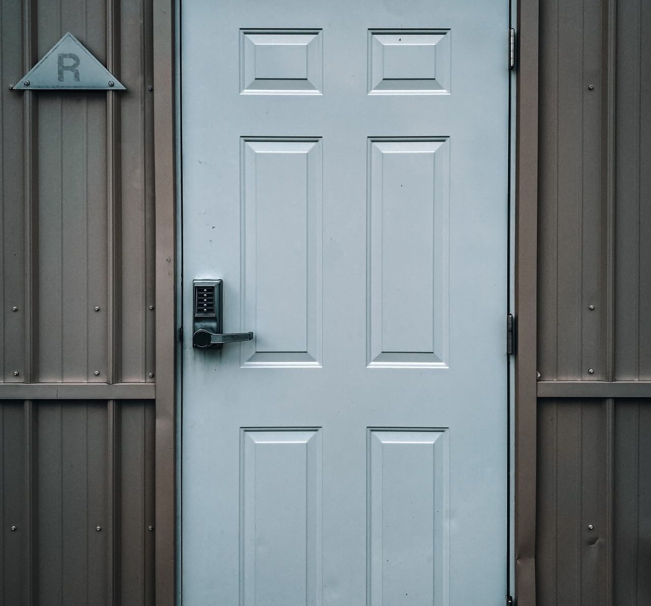 Drzwi zewnętrzne – z czego mogą być wykonane?